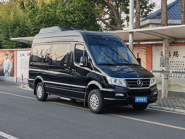 奔驰凌特 _600_450.jpg