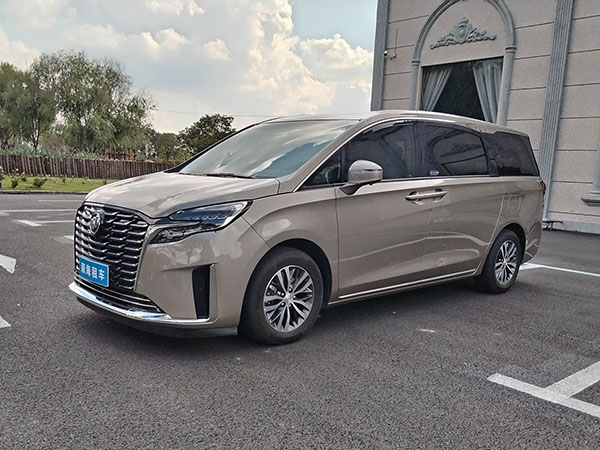 别克GL8 艾薇亚_600_450.jpg